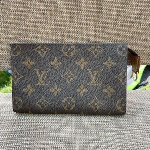 Louis Vuitton Bucket PM Pochette
